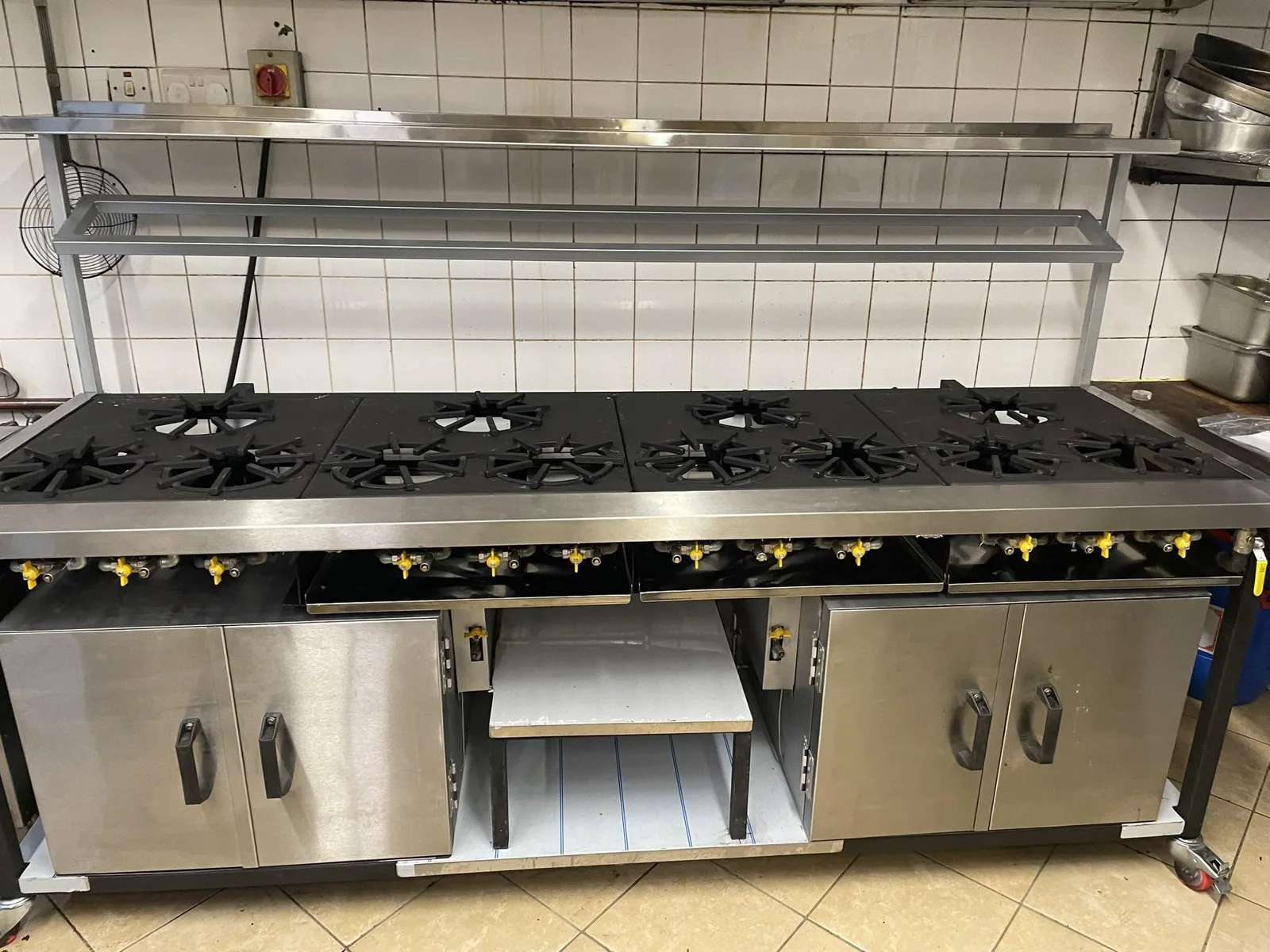 Commercial kitchen service work